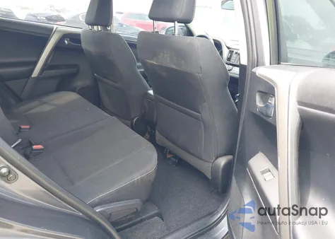 2018 Toyota Rav4 Xle z USA, uszkodzony, nr VIN 2T3WFREV3JW423959